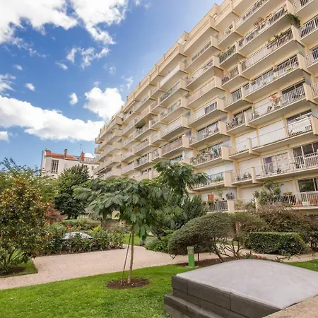 Rue Saint-maur 1-bed Balcony And View Lejlighed Paris