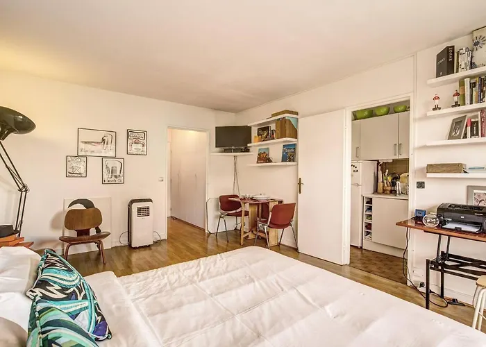 Rue Saint-maur 1-bed Balcony And View Lejlighed Paris