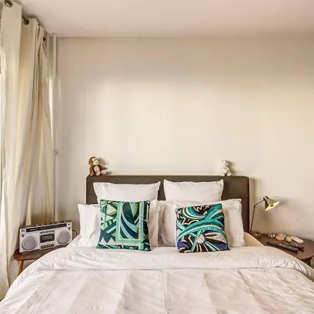 Rue Saint-maur 1-bed Balcony And View Apartment