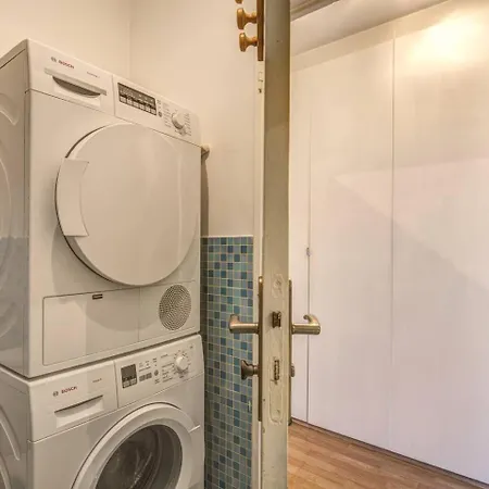 Rue Saint-maur 1-bed Balcony And View Apartment *
