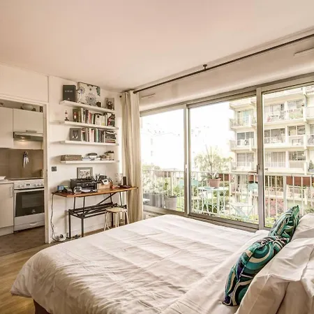 Rue Saint-maur 1-bed Balcony And View Apartment Paris