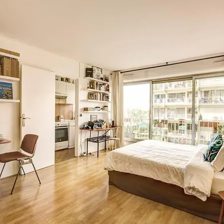 Rue Saint-maur 1-bed Balcony And View *