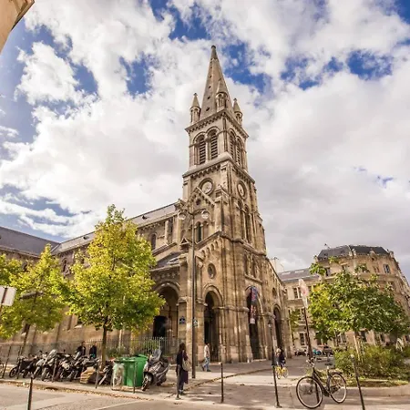 Rue Saint-maur 1-bed Balcony And View