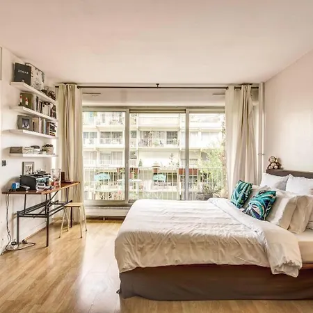 Rue Saint-maur 1-bed Balcony And View Apartment *