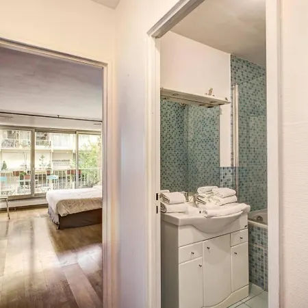 Apartment Rue Saint-maur 1-bed Balcony And View