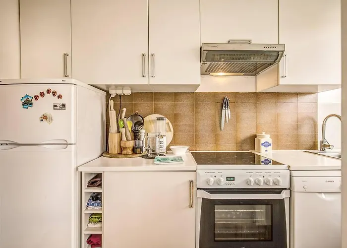 Rue Saint-maur 1-bed Balcony And View