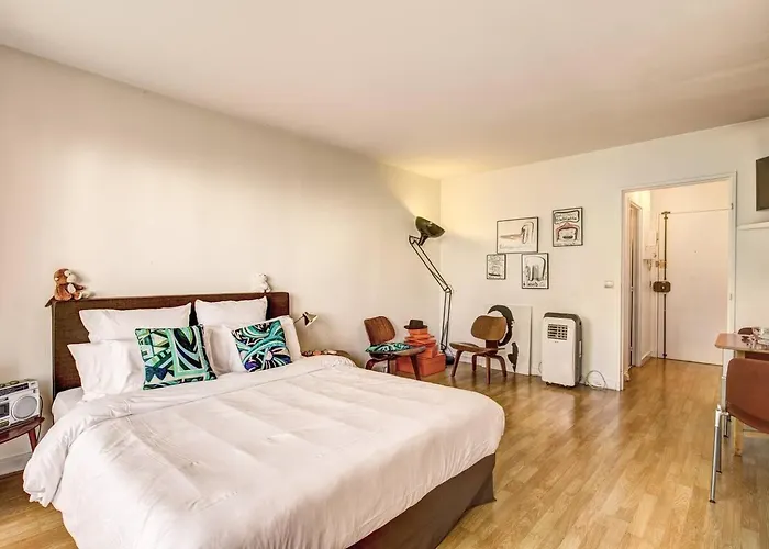 Rue Saint-maur 1-bed Balcony And View Paříž