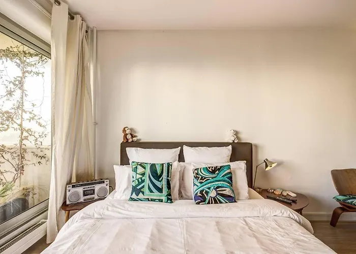 Rue Saint-maur 1-bed Balcony And View Apartment