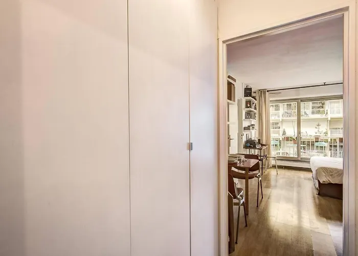 Rue Saint-maur 1-bed Balcony And View Apartment *