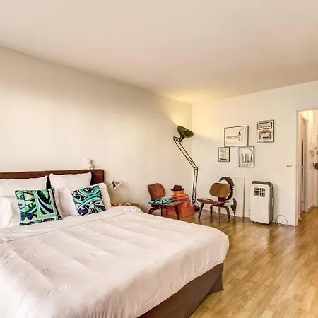Rue Saint-maur 1-bed Balcony And View Париж