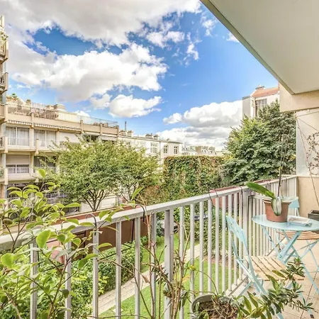 Rue Saint-maur 1-bed Balcony And View Париж
